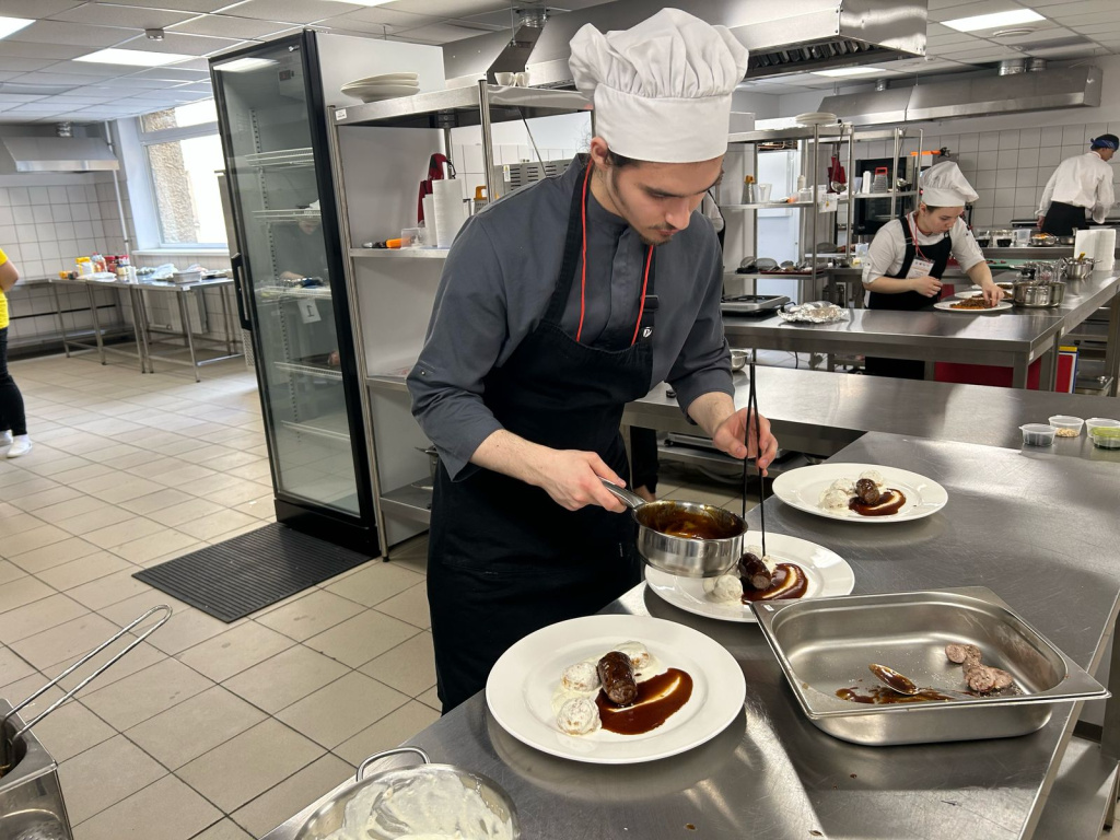 WhatsApp Image 2025-04-21 at 17.33.07 (1).jpeg WhatsApp Image 2025-04-21 at 17.33.07 (1).jpeg